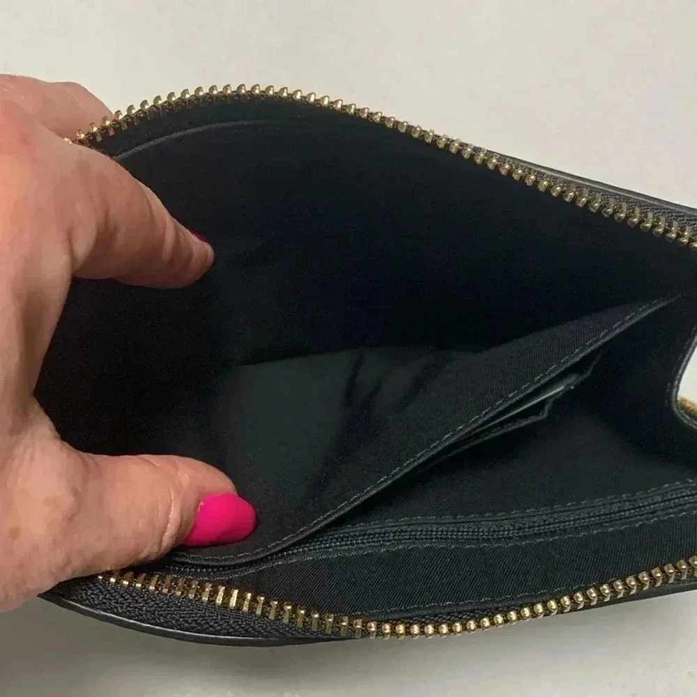 TORY BURCH Britten Large Zip Pouch Wristlet NWT.